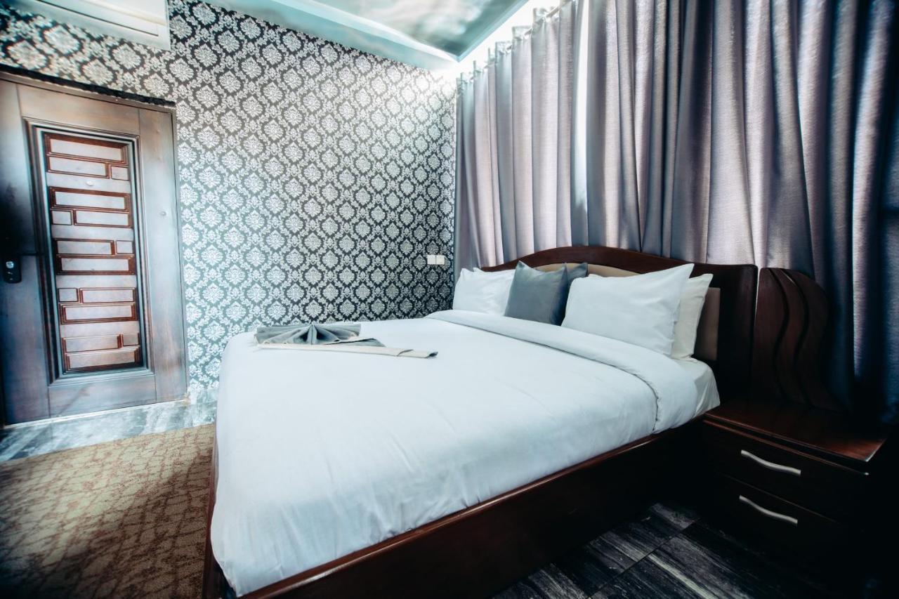 Plus 33 Hotel Nungua Екстериор снимка
