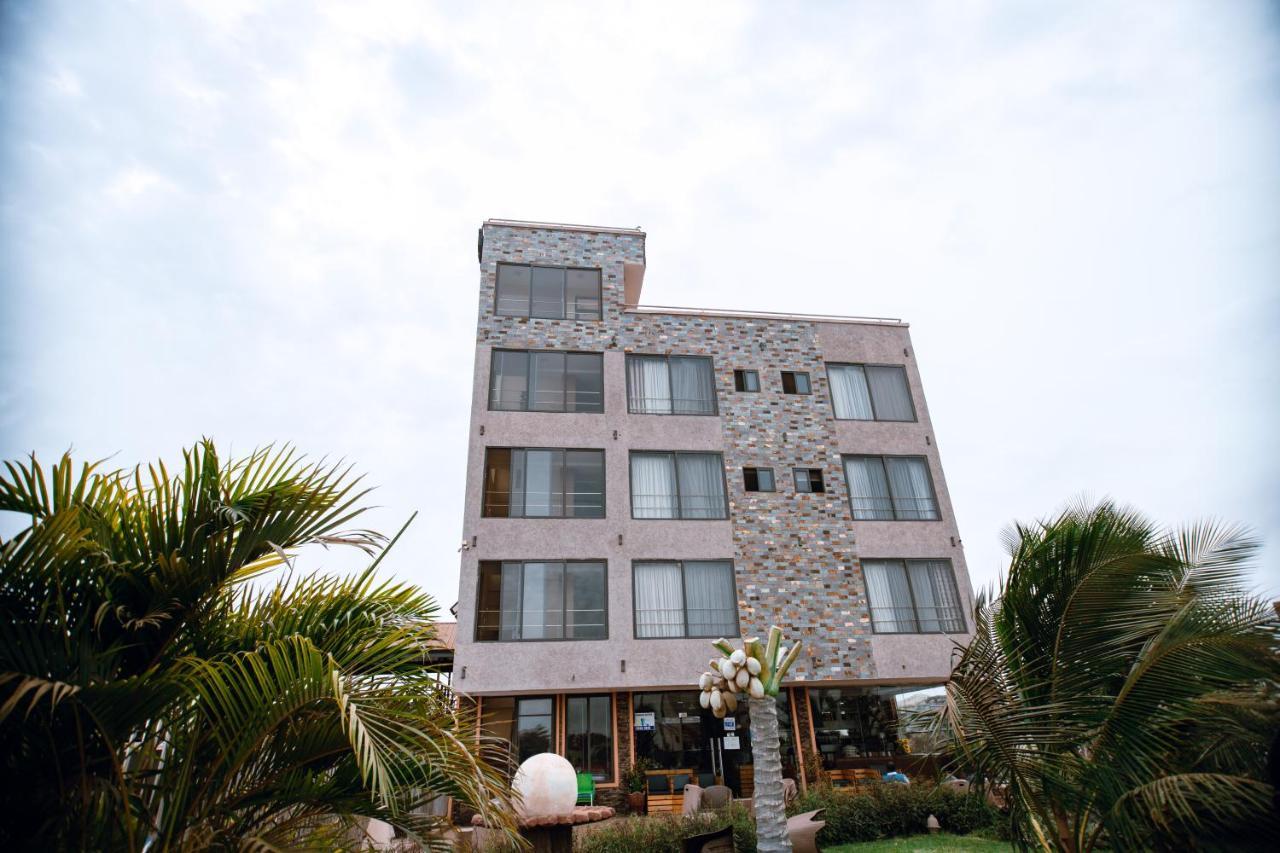 Plus 33 Hotel Nungua Екстериор снимка
