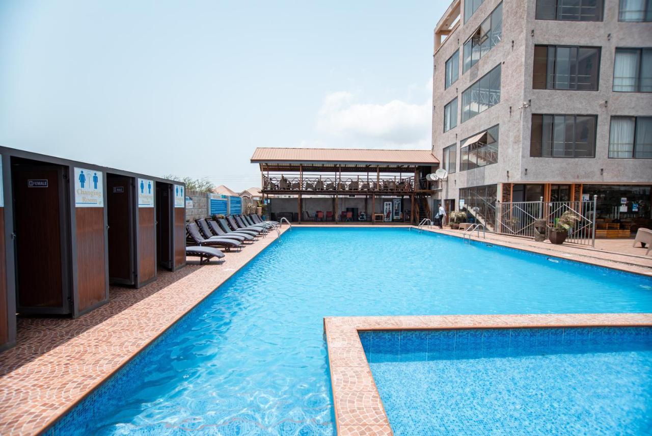 Plus 33 Hotel Nungua Екстериор снимка