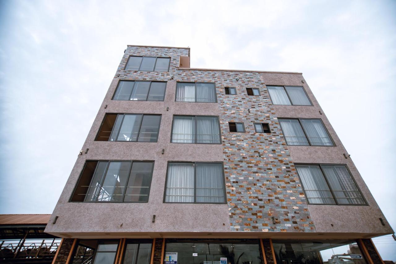 Plus 33 Hotel Nungua Екстериор снимка