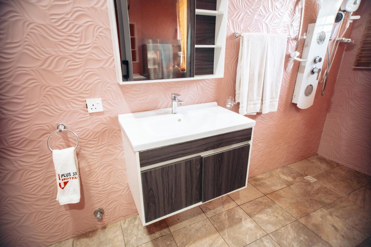 Plus 33 Hotel Nungua Екстериор снимка