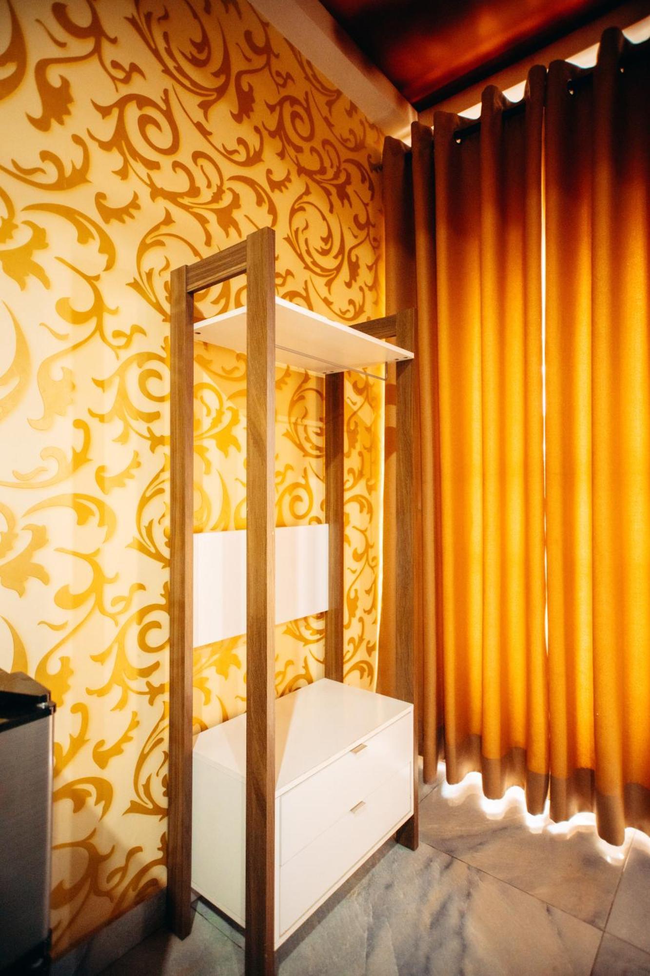 Plus 33 Hotel Nungua Екстериор снимка