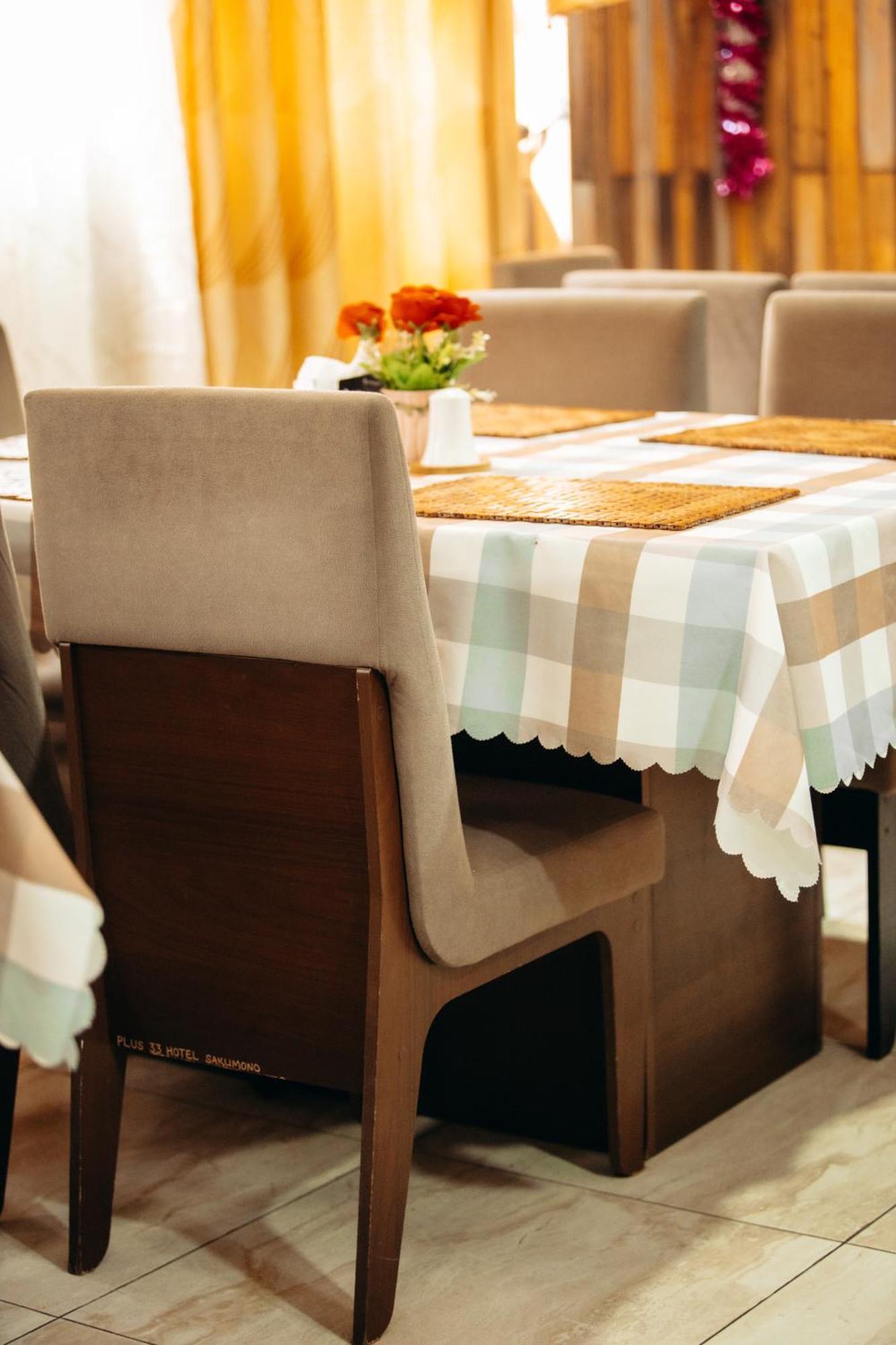 Plus 33 Hotel Nungua Екстериор снимка