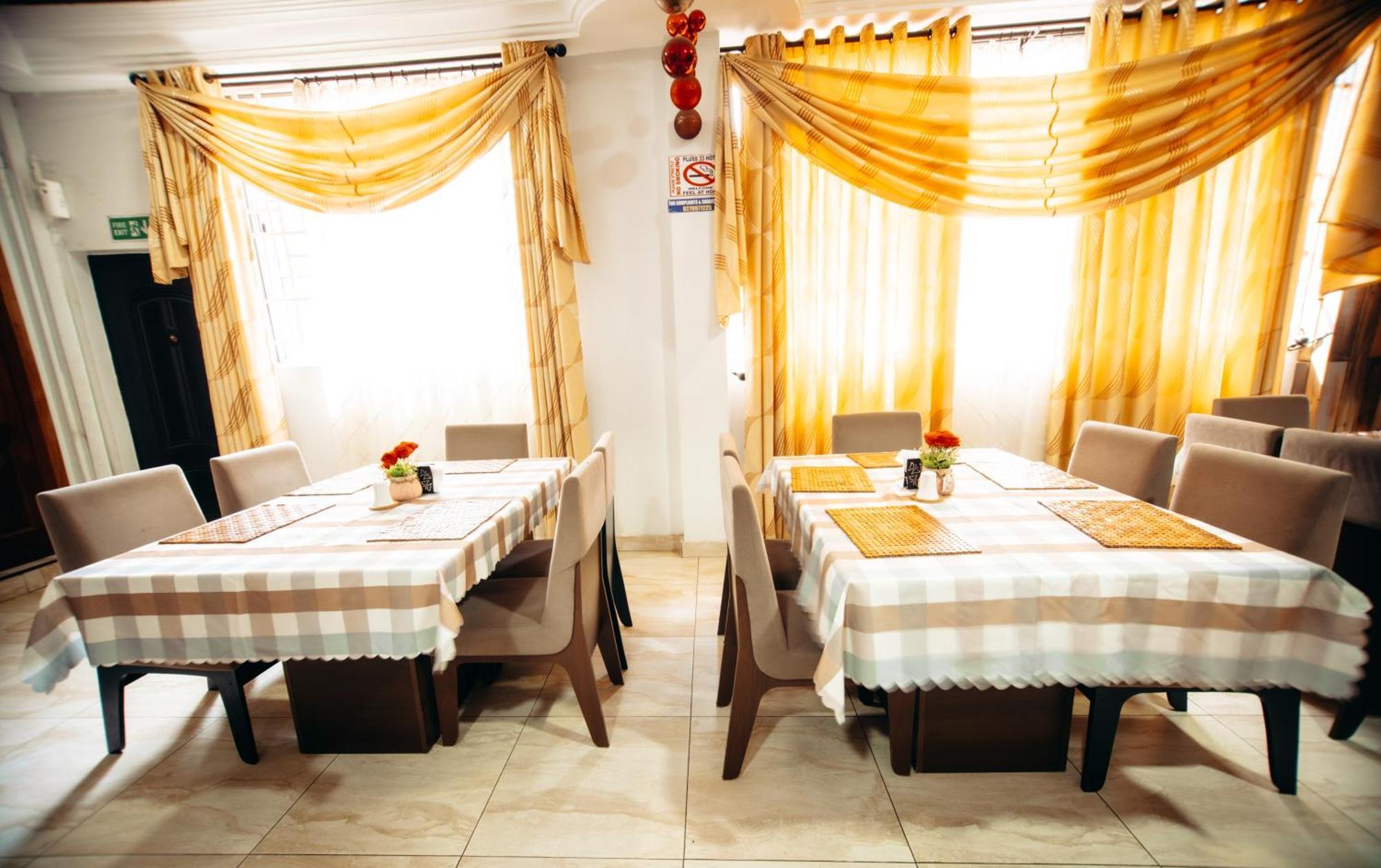 Plus 33 Hotel Nungua Екстериор снимка