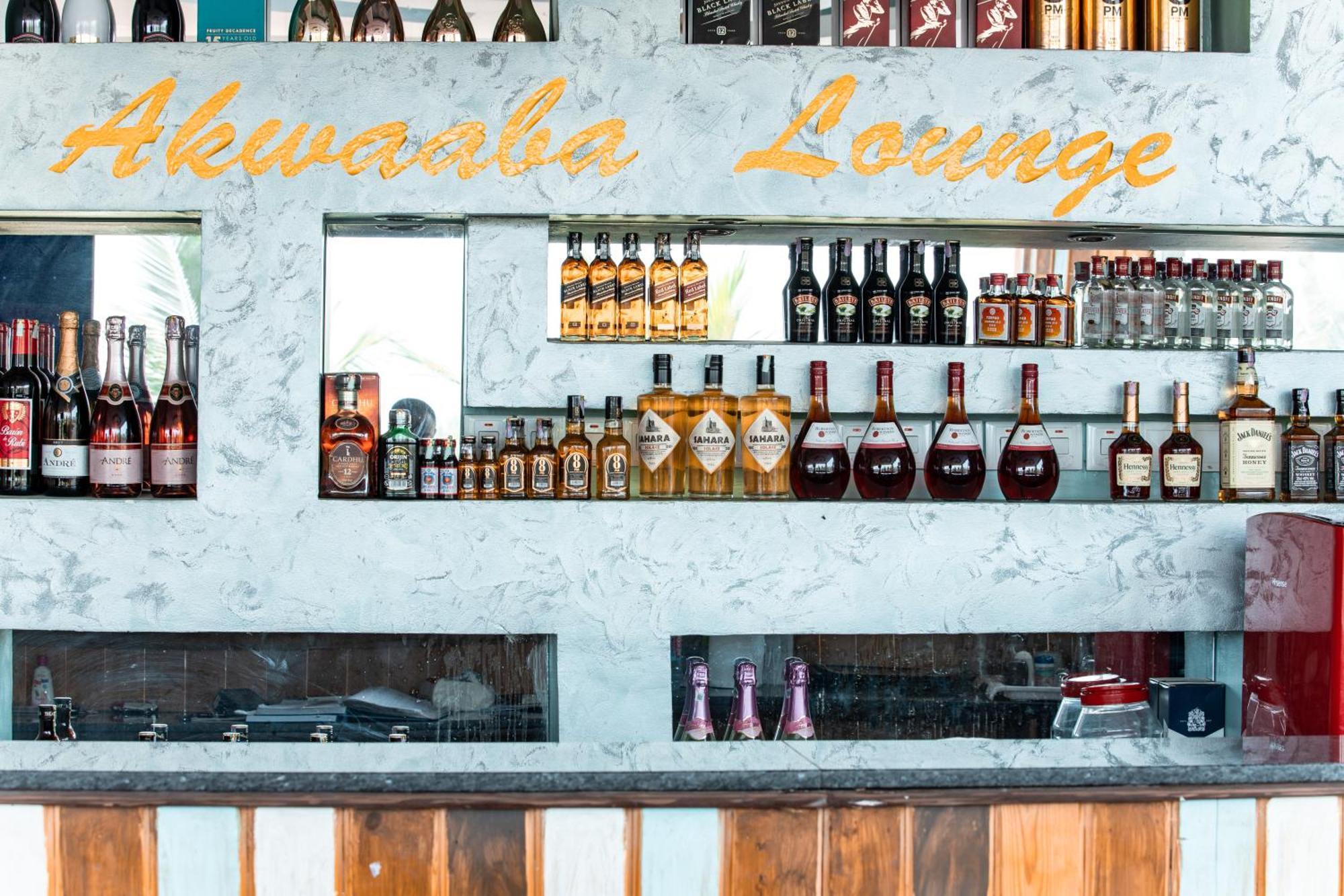 Plus 33 Hotel Nungua Екстериор снимка