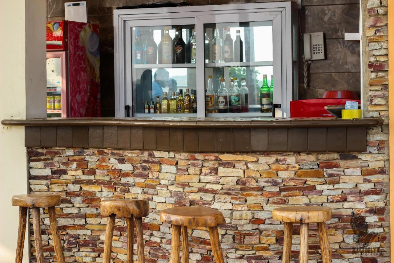 Plus 33 Hotel Nungua Екстериор снимка