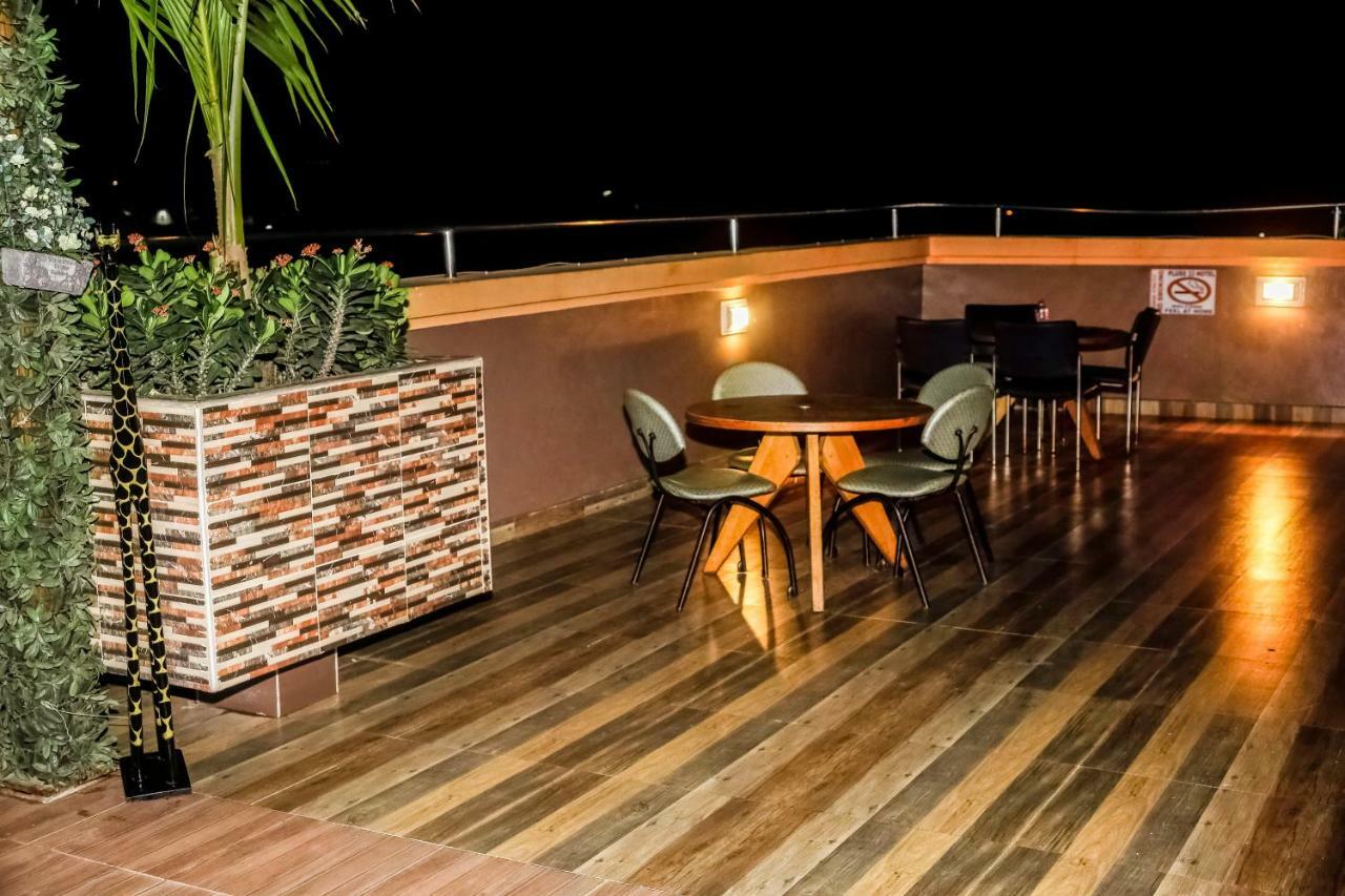 Plus 33 Hotel Nungua Екстериор снимка
