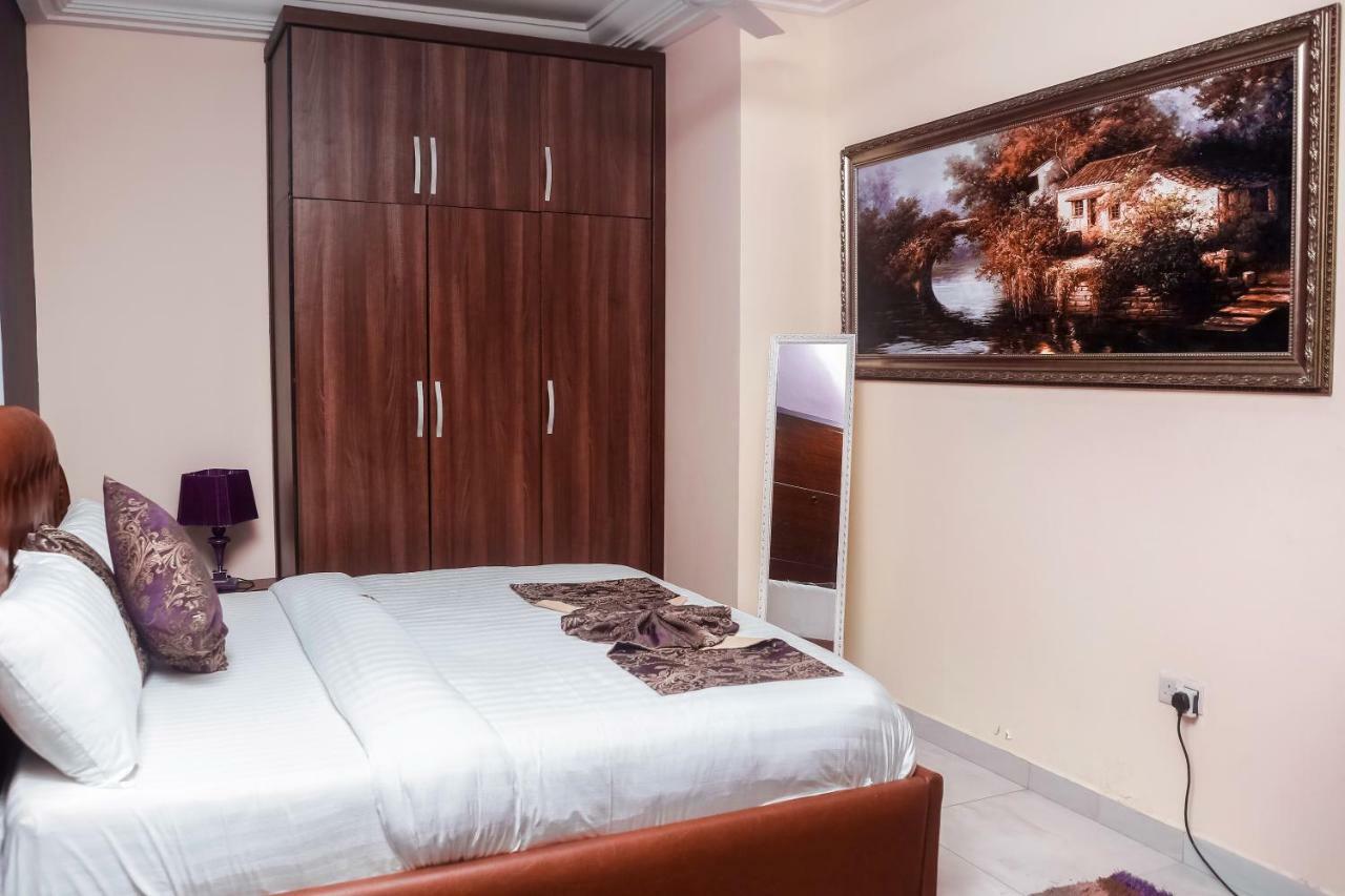 Plus 33 Hotel Nungua Екстериор снимка